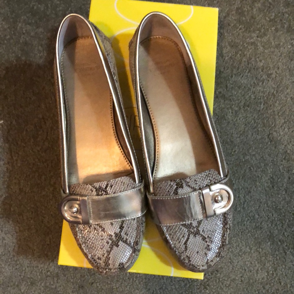 Circa Joan & David slip on loafer